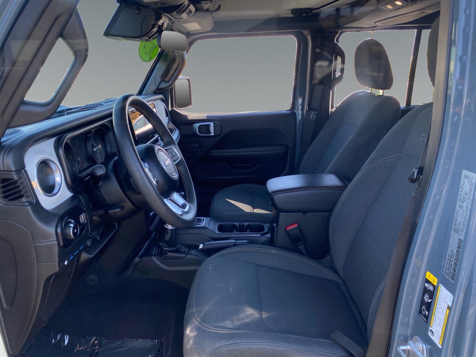 Used 2024 Jeep Wrangler Unlimited Sahara AWD/4WD image 9