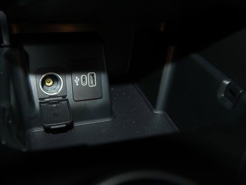 Used 2025 Ford Explorer ST AWD/4WD image 19