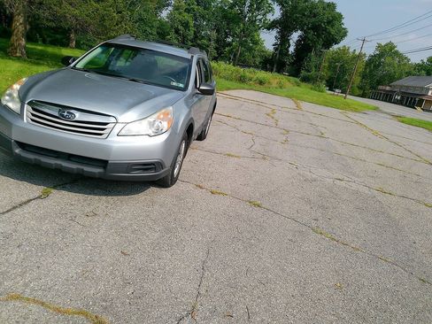 Used 2012 Subaru Outback 2.5i AWD/4WD image 3