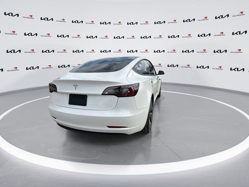 Used 2022 Tesla Model 3 image 8