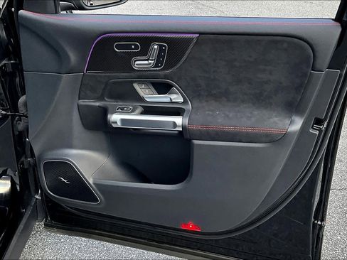 Used 2025 Mercedes-Benz GLB 35 AMG AMG GLB 35 image 23