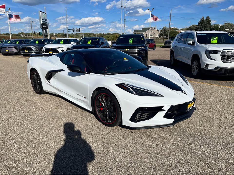 Used 2022 Chevrolet Corvette Stingray Premium Conv w/ Z51 Performance Package RWD image 3