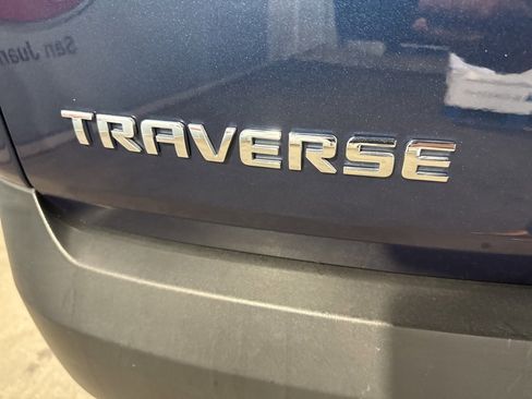 Used 2023 Chevrolet Traverse LT image 23