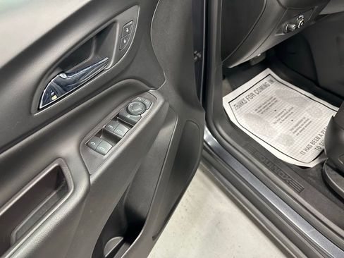 Used 2022 Chevrolet Equinox LT image 9