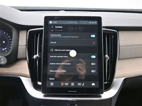 New 2026 Volvo XC90 B6 Plus w/ Protection Package Premier image 18