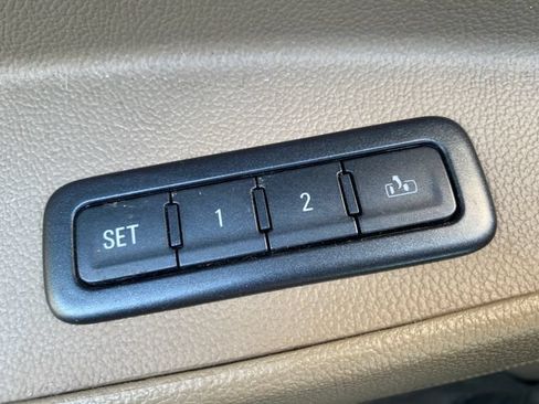 Used 2015 GMC Yukon XL SLT w/ HD Trailering Package AWD/4WD image 27