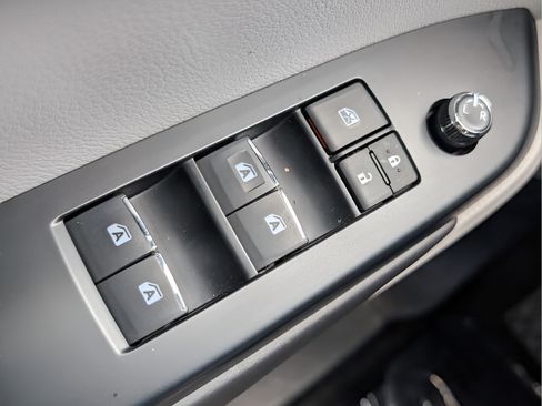 Used 2018 Toyota Highlander Limited Platinum AWD/4WD image 30