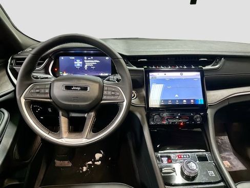 New 2025 Jeep Grand Cherokee Limited image 25