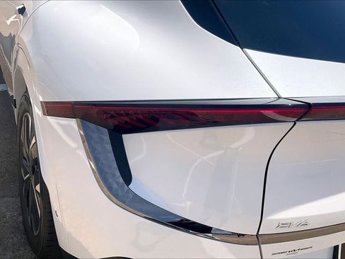 Certified 2022 Kia EV6 GT-Line w/ GT-Line Suede Seat Package RWD image 32