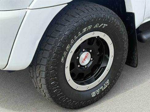 Used 2011 Toyota Tacoma PreRunner w/ TRD Off-Road Pkg RWD image 11