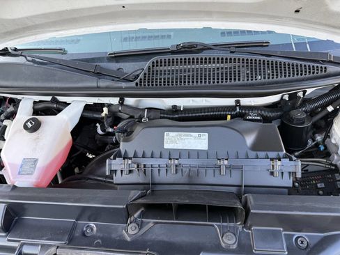 Used 2019 Chevrolet Express 2500 w/ Driver Convenience Package image 6