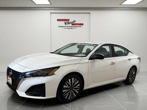Used 2025 Nissan Altima 2.5 SV FWD image 1