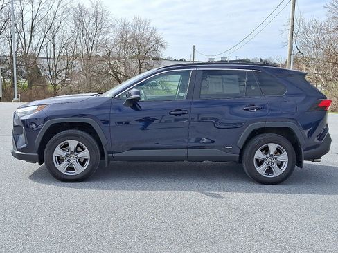 Certified 2023 Toyota RAV4 XLE w/ Convenience Package image 4