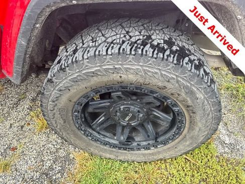 Used 2023 Jeep Gladiator Sport AWD/4WD image 18