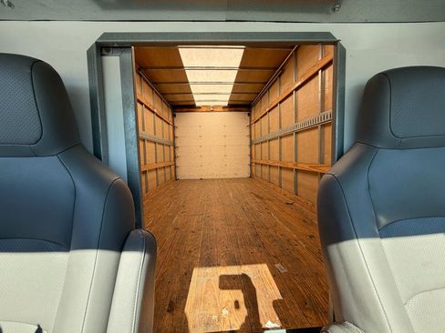 Used 2024 Ford E-350 and Econoline 350 Super Duty w/ Power Windows & Locks Group image 26