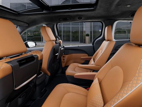 New 2025 Chrysler Pacifica Pinnacle w/ Trailer Tow Group image 24