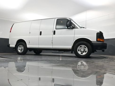 Used 2016 Chevrolet Express 2500 RWD image 44