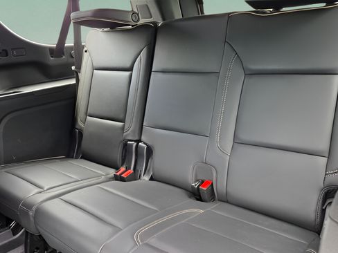 Used 2021 Chevrolet Suburban Premier RWD image 9