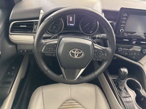 Used 2022 Toyota Camry SE image 23