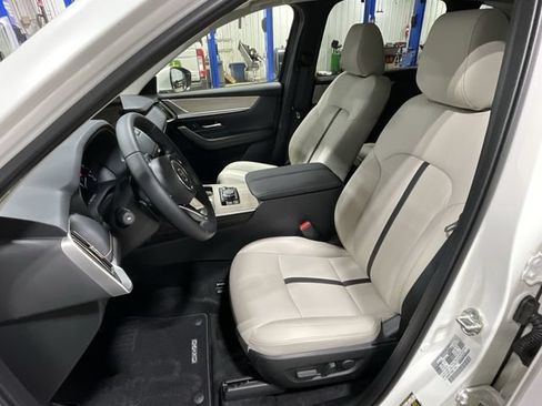 Used 2026 MAZDA CX-90 3.3 Turbo w/ Preferred Package AWD/4WD image 17
