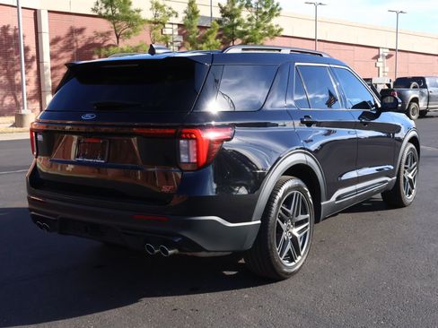 Used 2025 Ford Explorer ST image 34