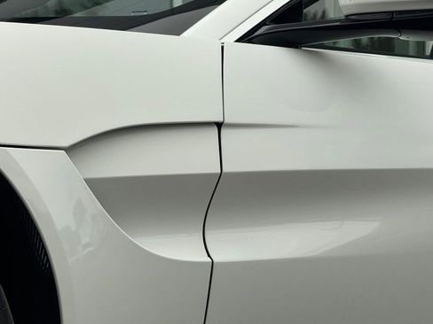 Used 2023 Aston Martin V8 Vantage Roadster RWD image 17