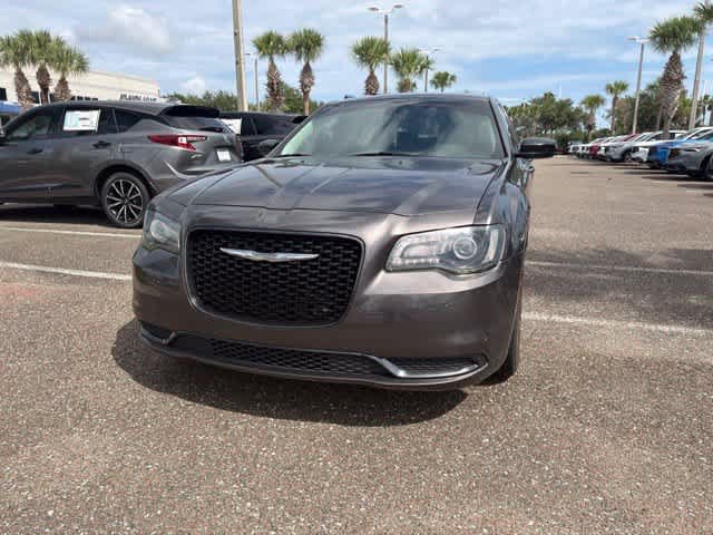 Used 2019 Chrysler 300 Touring w/ Sport Appearance Package RWD image 3