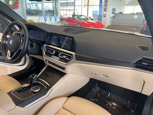 Used 2021 BMW 330e w/ Convenience Package image 23