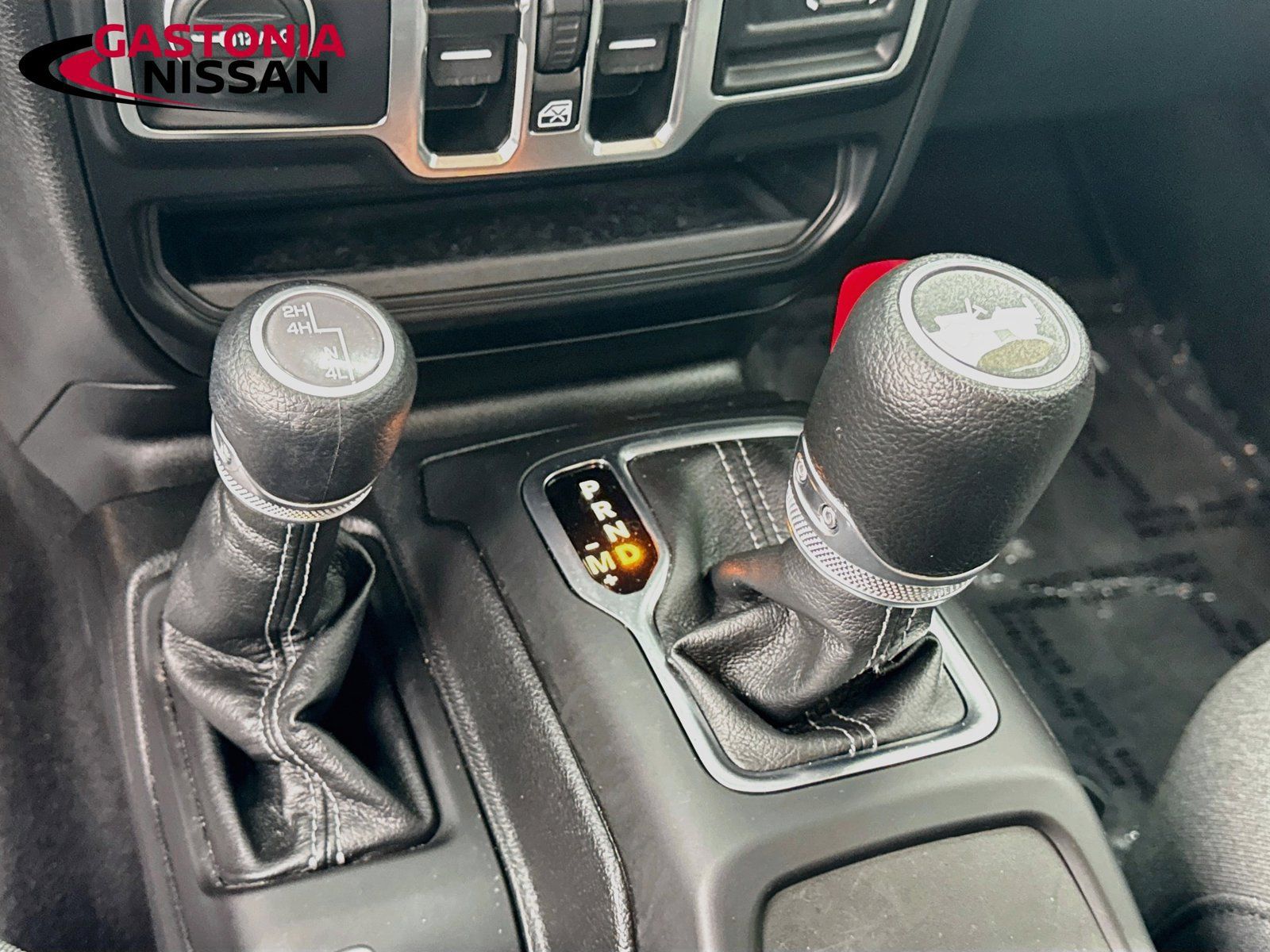 Used 2025 Jeep Wrangler Unlimited Sahara AWD/4WD image 21