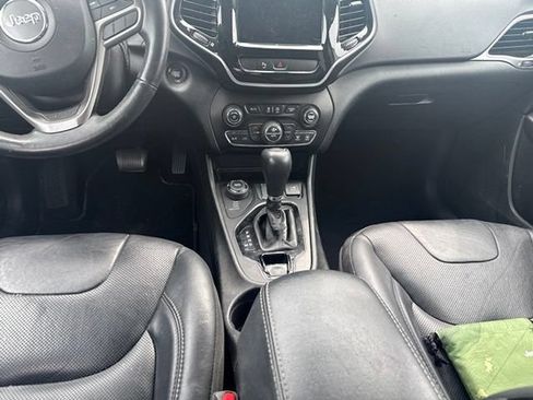 Used 2019 Jeep Cherokee Limited AWD/4WD image 17