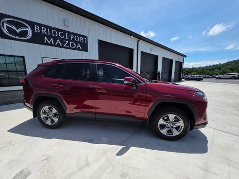 Used 2025 Toyota RAV4 XLE w/ Convenience Package AWD/4WD image 4