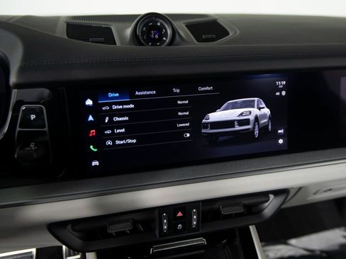 New 2026 Porsche Cayenne S image 21