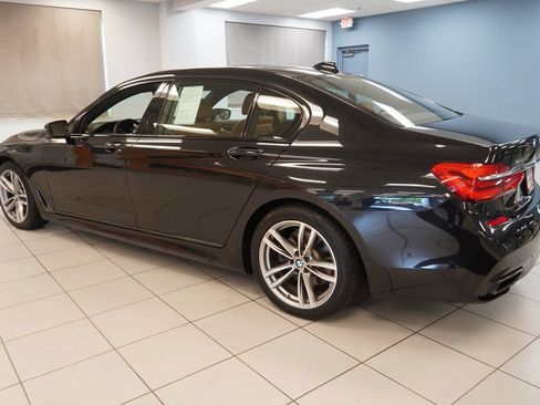 Used 2017 BMW 740i xDrive AWD/4WD image 8
