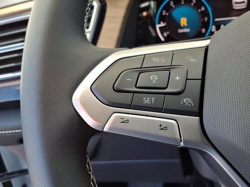 New 2026 Volkswagen Atlas SE image 17