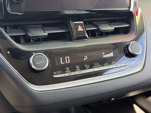 Used 2023 Toyota Corolla LE FWD image 23