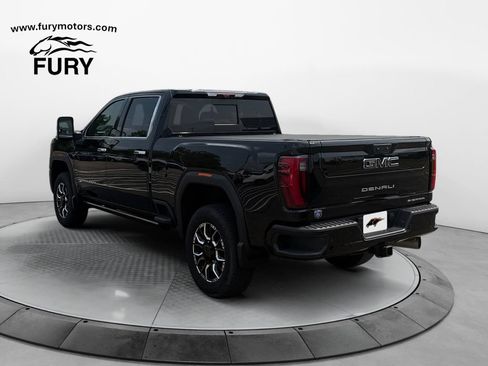 Used 2024 GMC Sierra 3500 Denali Ultimate AWD/4WD image 5