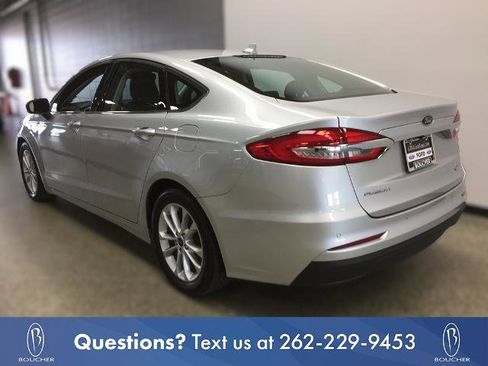Certified 2019 Ford Fusion SE image 3
