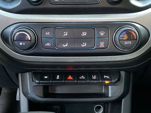 Used 2019 GMC Canyon SLE w/ Driver Alert Package image 26