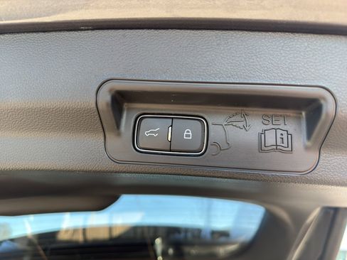 Certified 2023 Ford Explorer Limited w/ Equipment Group 301A image 18