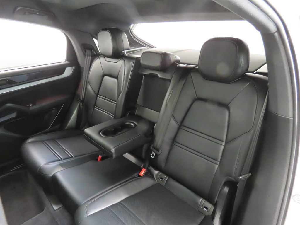 Certified 2025 Porsche Cayenne Coupe AWD/4WD image 43