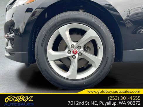 Used 2018 Jaguar F-PACE Premium image 44