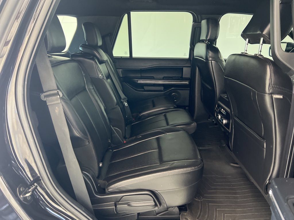 Used 2019 Ford Expedition XLT w/ Equipment Group 201A AWD/4WD image 24