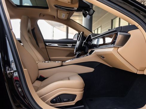 Certified 2023 Porsche Panamera 4 Platinum Edition AWD/4WD image 46