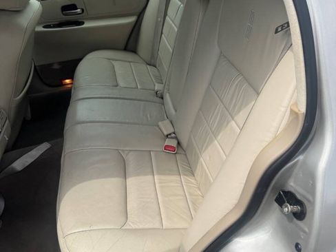 Used 1999 Lincoln Town Car Executive RWD image 17