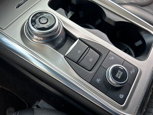 Used 2020 Ford Explorer Platinum w/ Premium Technology Package image 22