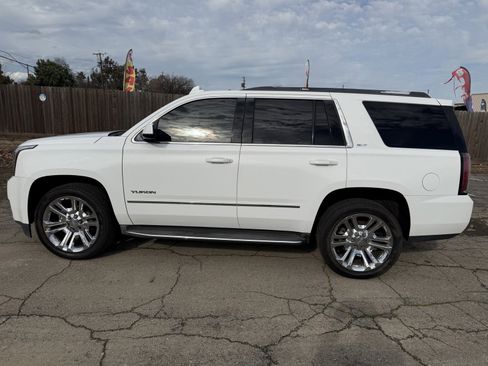 Used 2017 GMC Yukon SLT w/ Premium Edition image 7