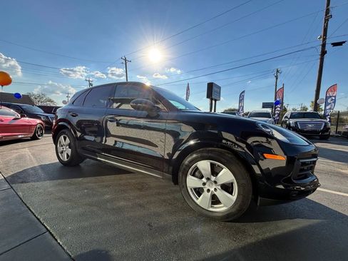 Used 2019 Porsche Cayenne S image 10