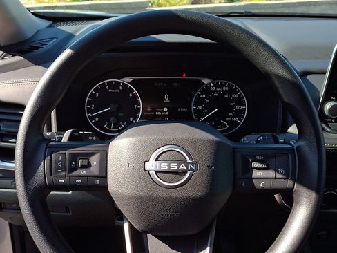 Certified 2025 Nissan Rogue S image 18