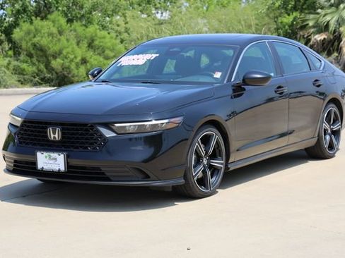 Used 2024 Honda Accord Sport image 3