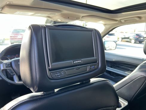 Used 2019 Ford Expedition Max Platinum image 27